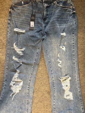 Fashion Nova Distressed straight leg Jeans - Light Blue